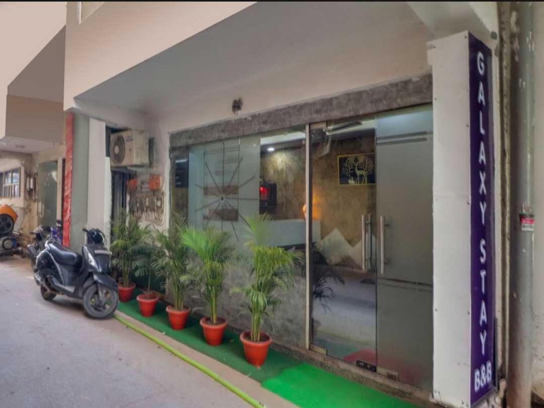 Hotel O Galaxy Stay New Delhi Exterior photo